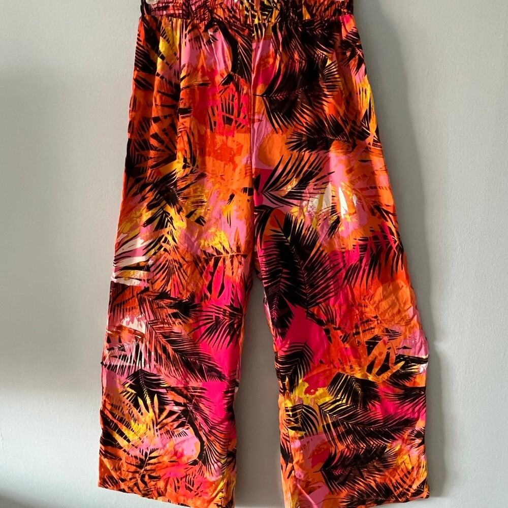 New Look Women Size M  Multicolored Floral Trousers  Pants
